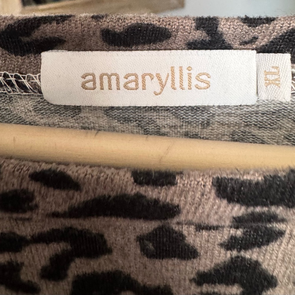 Amaryllis Black and Brown Patterned Knit